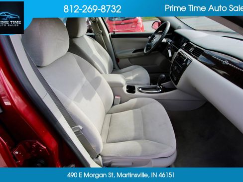 Used 2015 Chevrolet Impala LT w/ LT Sunroof Package image 17