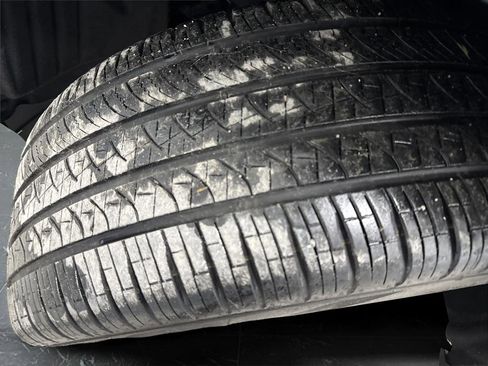 Used 2025 Ford Explorer ST-Line w/ Premium Package image 42