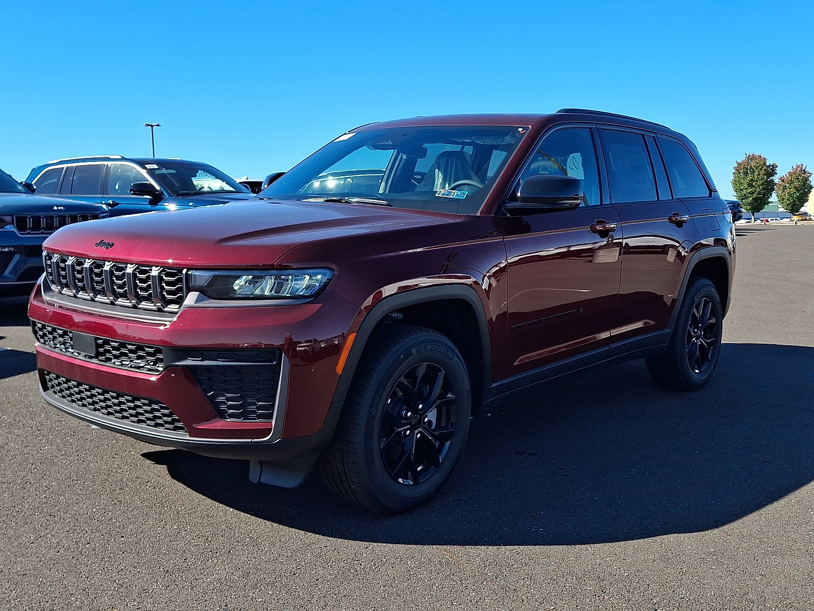 New 2026 Jeep Grand Cherokee Altitude AWD/4WD image 2