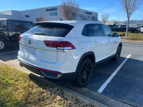 Used 2022 Volkswagen Atlas Cross Sport SE w/ Panoramic Sunroof Package image 9