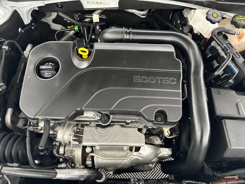 Used 2025 Chevrolet Malibu LT FWD image 31