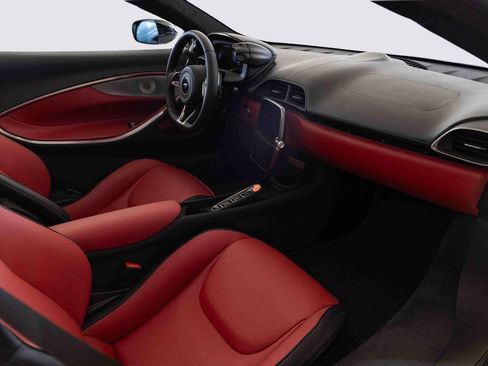 Used 2025 McLaren Artura Spider image 11