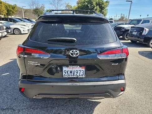 Used 2024 Toyota Corolla Cross XLE w/ Convenience Package image 4