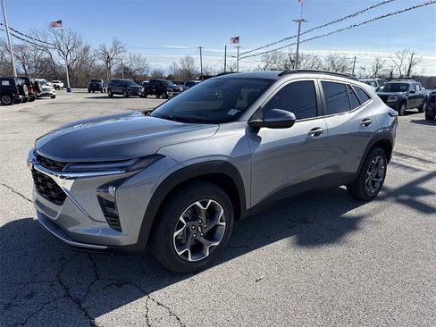 New 2026 Chevrolet Trax LT image 2