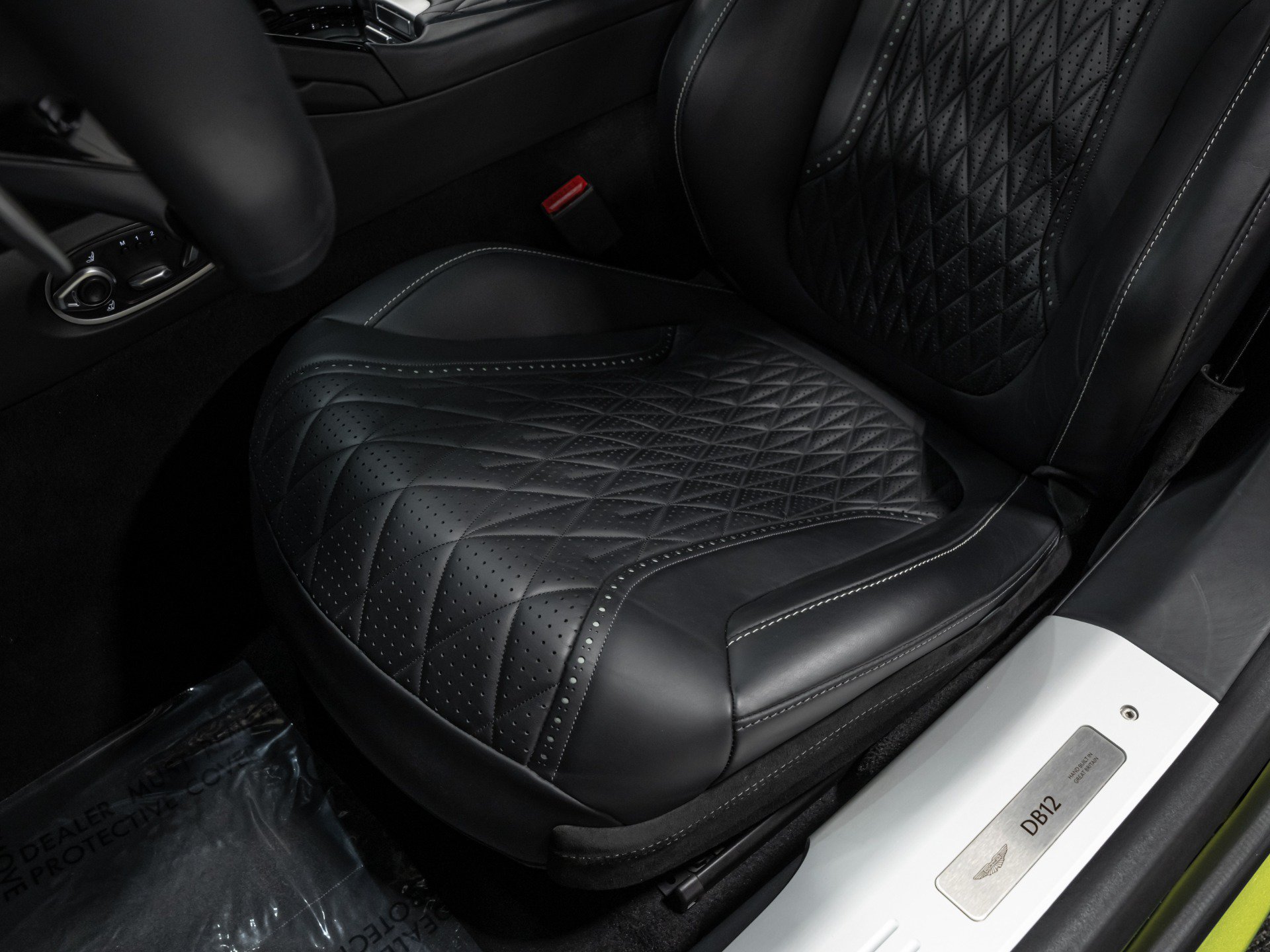Used 2024 Aston Martin DB12 Coupe RWD image 39