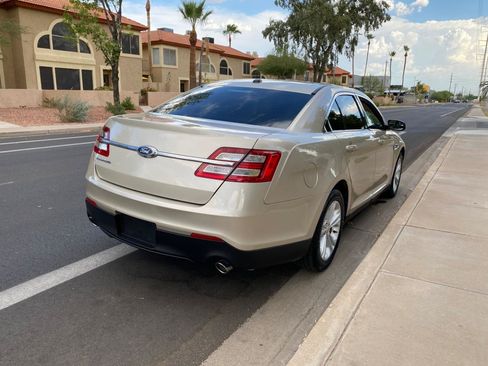 Used 2018 Ford Taurus SE FWD image 6