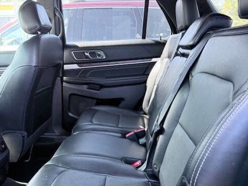 Used 2017 Ford Explorer Limited image 11