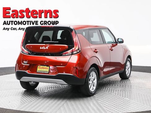 Used 2025 Kia Soul LX w/ LX Technology Package image 5