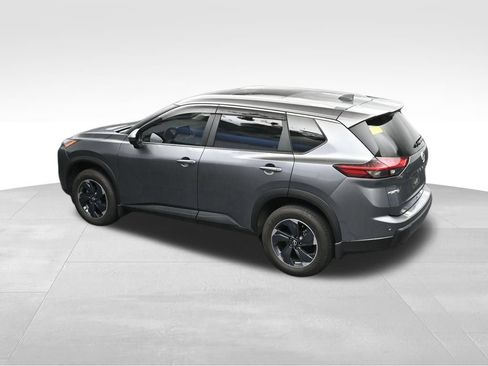 Used 2025 Nissan Rogue SV w/ SV Premium Package FWD image 20