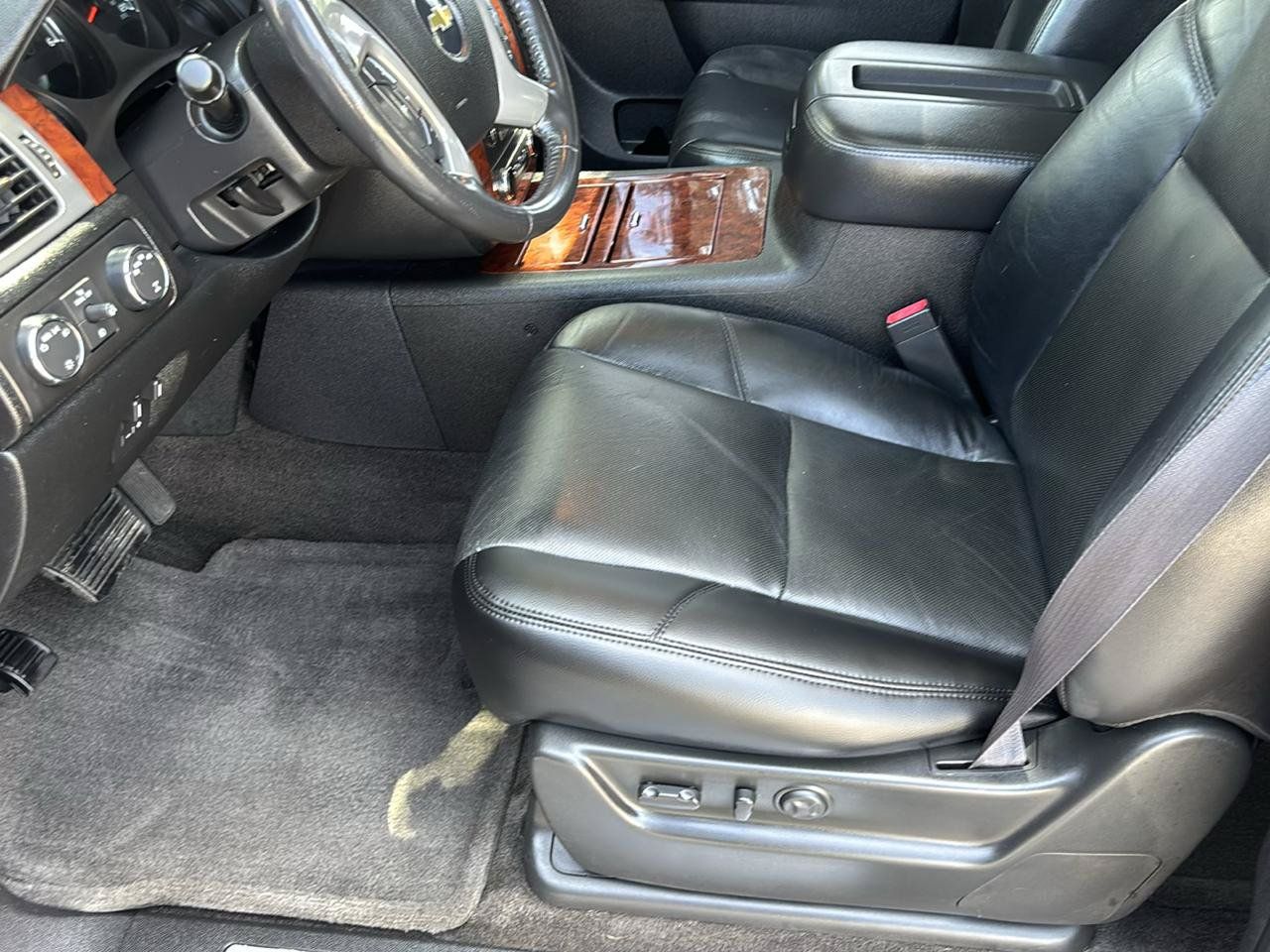 Used 2011 Chevrolet Avalanche LTZ AWD/4WD image 14