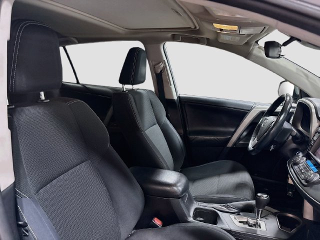 Used 2017 Toyota RAV4 XLE w/ Carpet Mat Package AWD/4WD image 23
