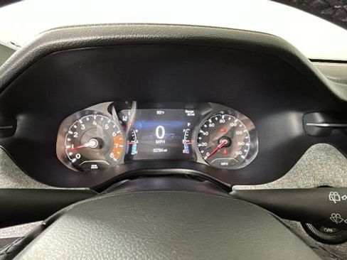 Used 2023 Jeep Compass Latitude w/ Sun and Sound Group AWD/4WD image 17