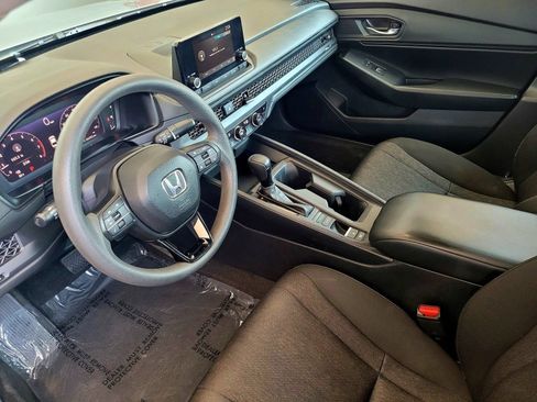 Used 2023 Honda Accord EX image 19