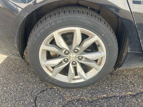 Used 2017 Chevrolet Impala LT image 25