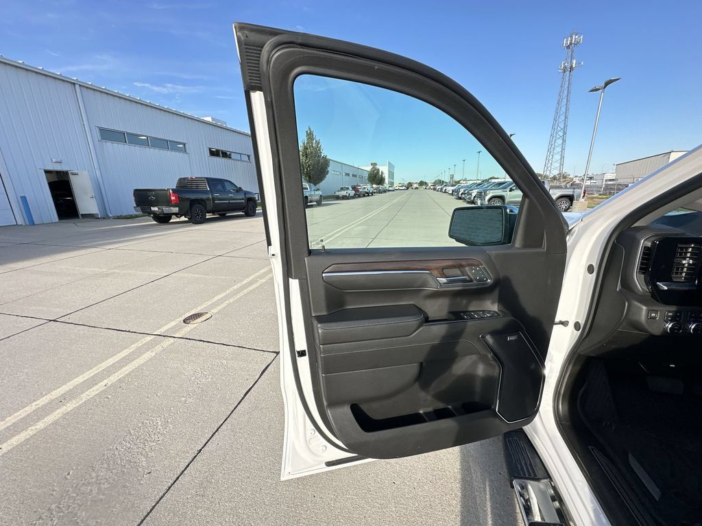 Certified 2024 GMC Sierra 1500 SLT w/ SLT Premium Plus Package AWD/4WD image 22