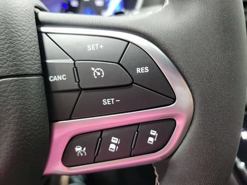 New 2027 Chrysler Pacifica Select AWD/4WD image 24