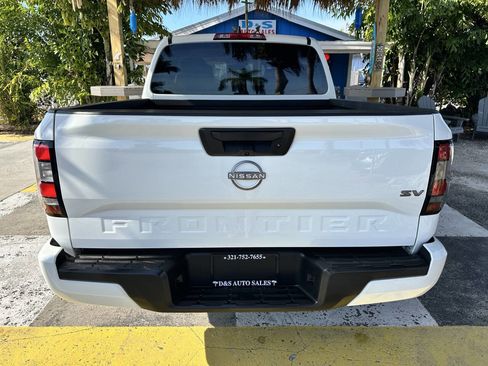 Used 2022 Nissan Frontier SV image 6