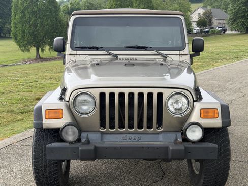 Used 2004 Jeep Wrangler 4WD w/ Dual Top Group image 11