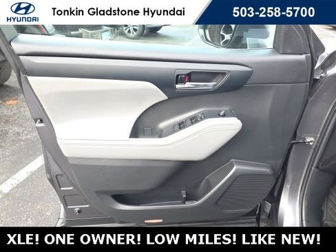Used 2022 Toyota Highlander XLE image 8