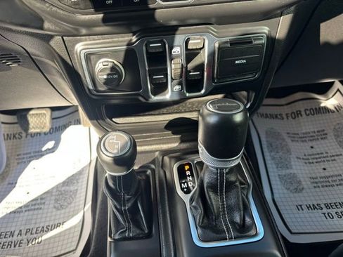 Used 2021 Jeep Gladiator Overland w/ Popular Equipment Package image 23