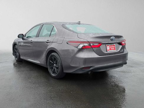Used 2022 Toyota Camry LE FWD image 5