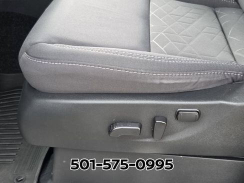 Used 2025 Nissan Frontier SV RWD image 9