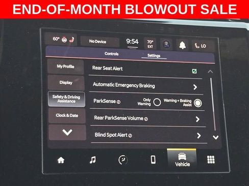 Used 2025 Jeep Grand Cherokee Altitude image 27