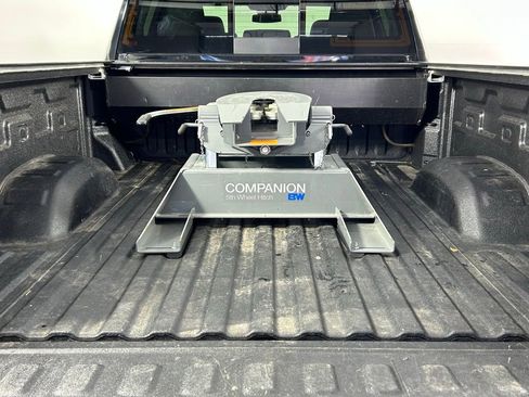 Used 2024 Chevrolet Silverado 2500 LTZ w/ LTZ Convenience Package AWD/4WD image 15