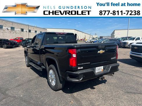 Used 2022 Chevrolet Silverado 3500 High Country w/ Z71 Off-Road Package AWD/4WD image 4
