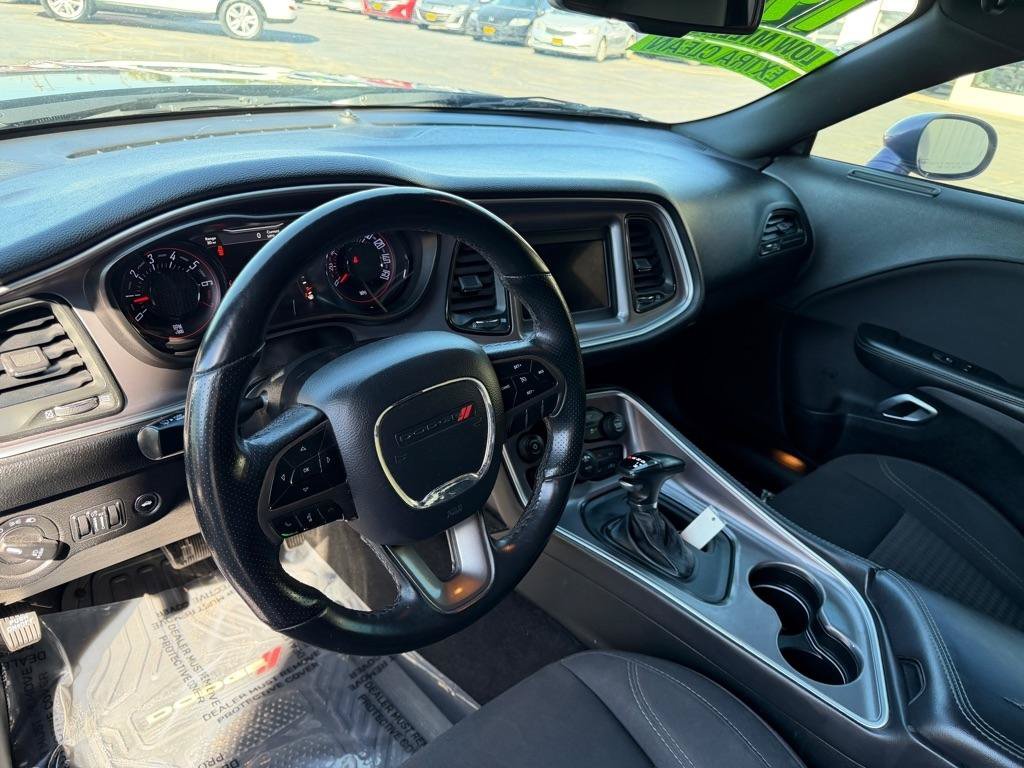 Used 2019 Dodge Challenger SXT w/ Blacktop Package RWD image 18