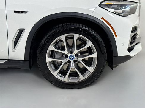 Used 2023 BMW X5 xDrive45e w/ Climate Comfort Package AWD/4WD image 40