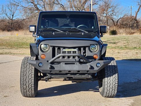 Used 2012 Jeep Wrangler Unlimited Sport image 2