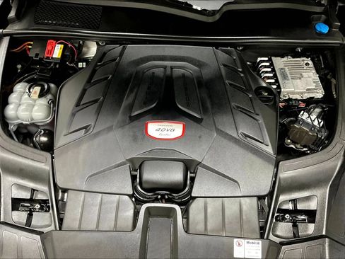 Used 2020 Porsche Cayenne Turbo AWD/4WD image 34