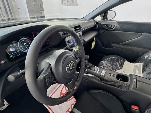 New 2025 Toyota GR86 Premium image 7