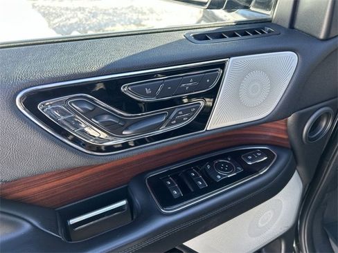 Used 2020 Lincoln Navigator L Reserve w/ Luxury Package image 16