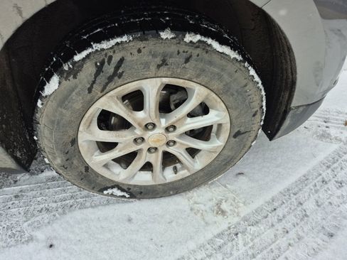 Used 2019 Chevrolet Equinox LT image 9