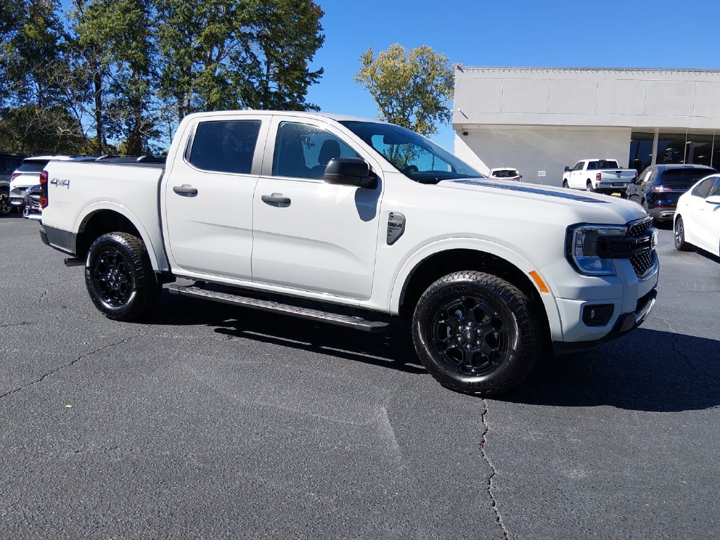 Used 2026 Ford Ranger XLT w/ Black Appearance Package AWD/4WD image 2