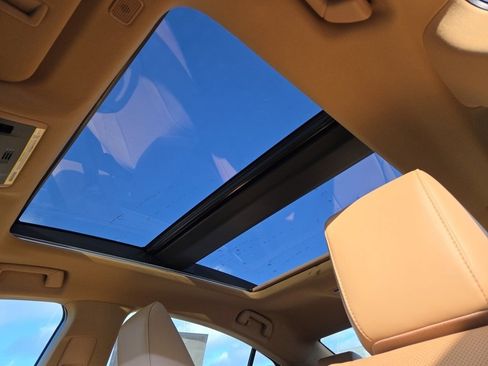 New 2025 Lexus ES 350 Luxury image 8