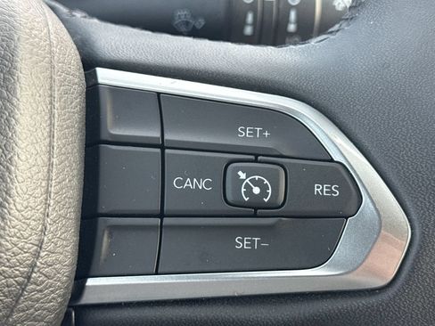 Used 2024 Jeep Compass Latitude AWD/4WD image 26