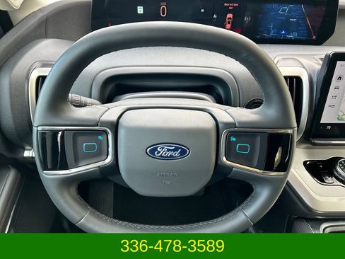Used 2025 Ford Expedition Active RWD image 16