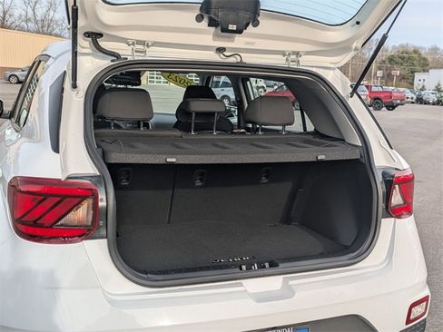 Certified 2023 Hyundai Venue SE w/ Cargo Package image 31