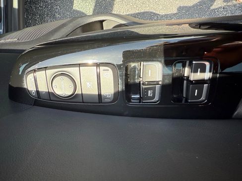 Used 2021 Kia Sportage EX w/ EX Technology Package image 13