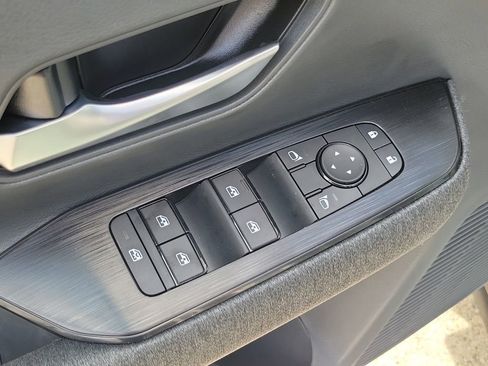 New 2026 Nissan Kicks SV w/ Charging Package FWD image 16