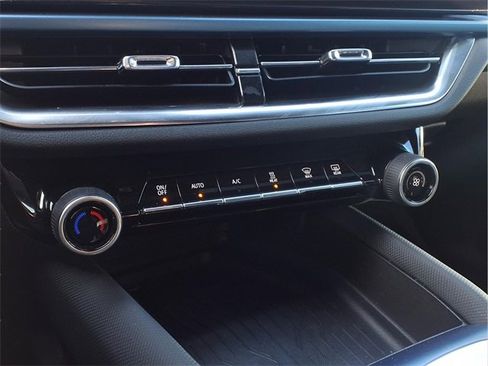 Used 2024 Chevrolet Equinox EV LT image 8