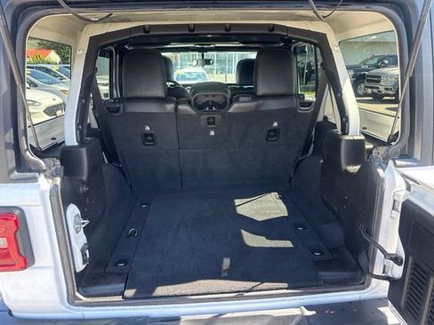 Used 2019 Jeep Wrangler Unlimited Sahara w/ LED Lighting Group AWD/4WD image 22