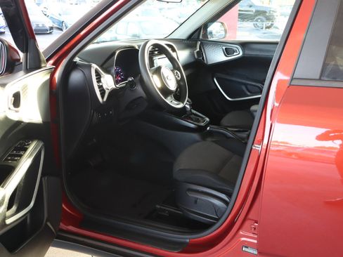 Used 2021 Kia Soul LX image 14