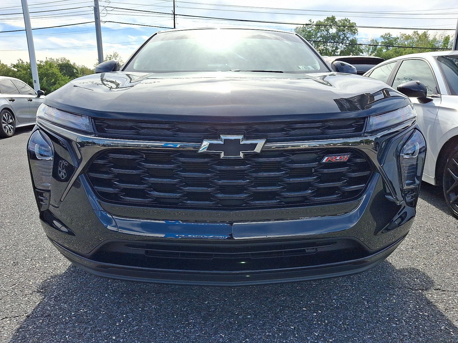 Used 2024 Chevrolet Trax RS FWD image 2