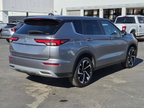 Used 2024 Mitsubishi Outlander SE image 7