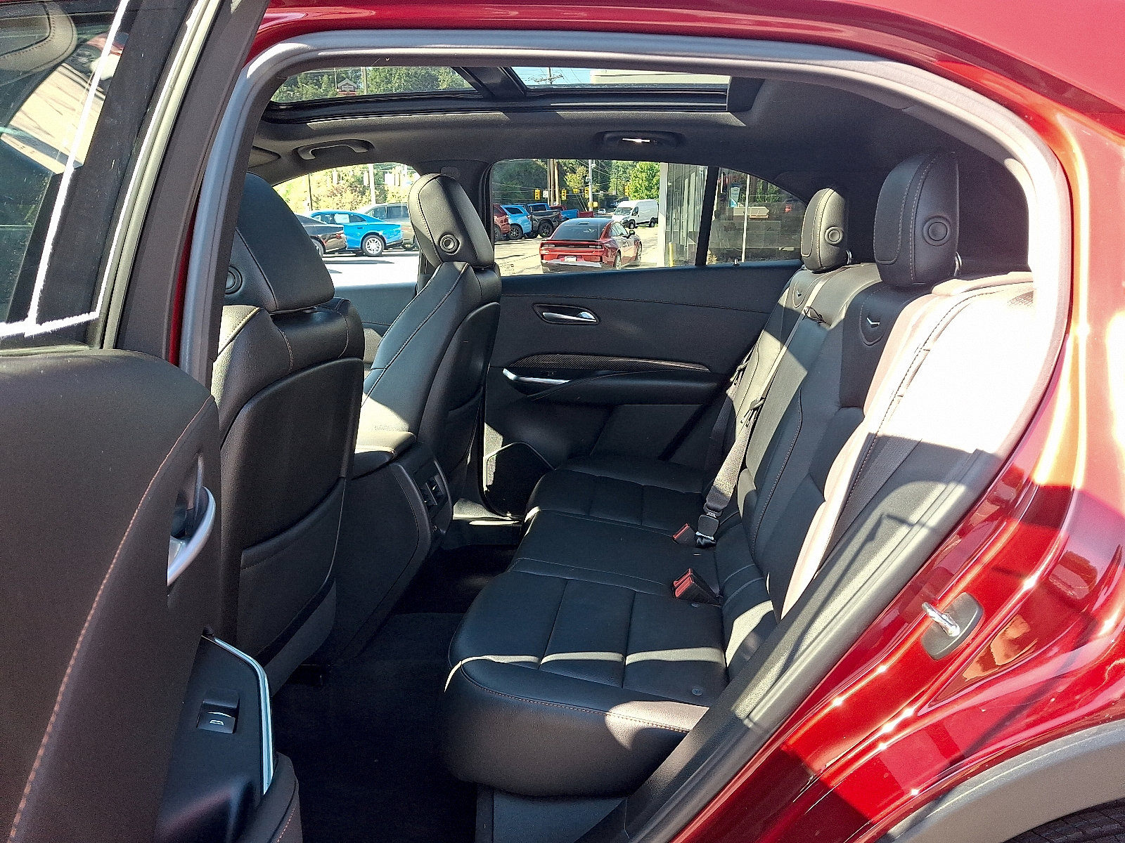 Used 2023 Cadillac XT4 Sport w/ Cold Weather Package AWD/4WD image 10