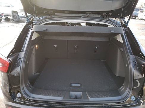 New 2026 Chevrolet Trax LT w/ Sunroof Package image 5